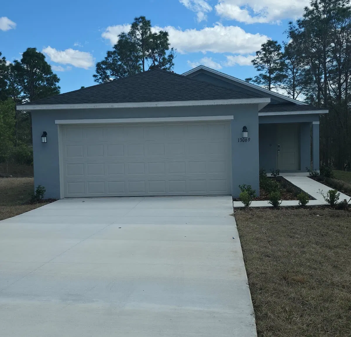 3 bed, 1323 sqft, $1,895 — Photo 1