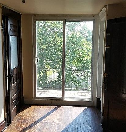4th image of 559 22nd St #3