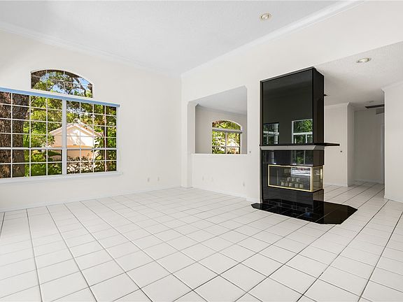 3rd image of 8861 Lakeside Cir