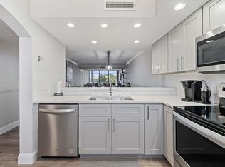 3716 Whitehall Dr APT 405, West Palm Beach, FL 33401