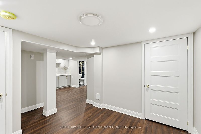 London House for rent - 6 Bedrooms — photo 25