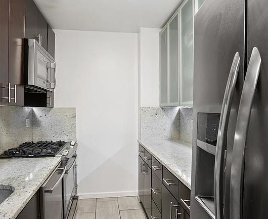 4th image of 347 W 57th St APT 10A