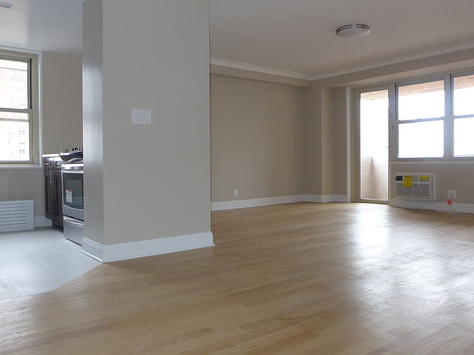 1st image of 310 Greenwich St APT 27K