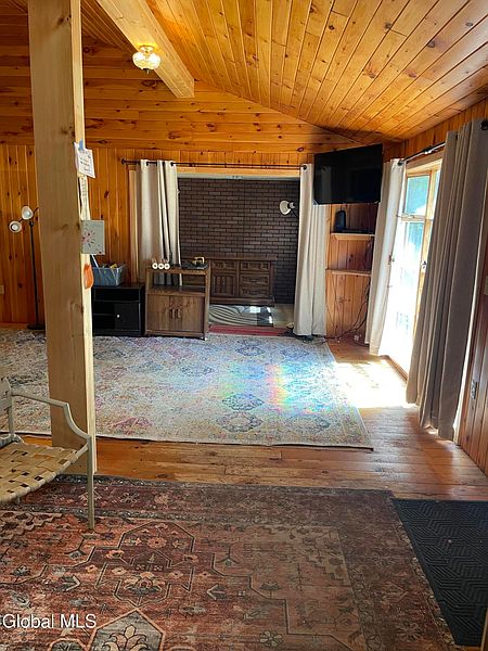 4th image of 633 Ralph Road