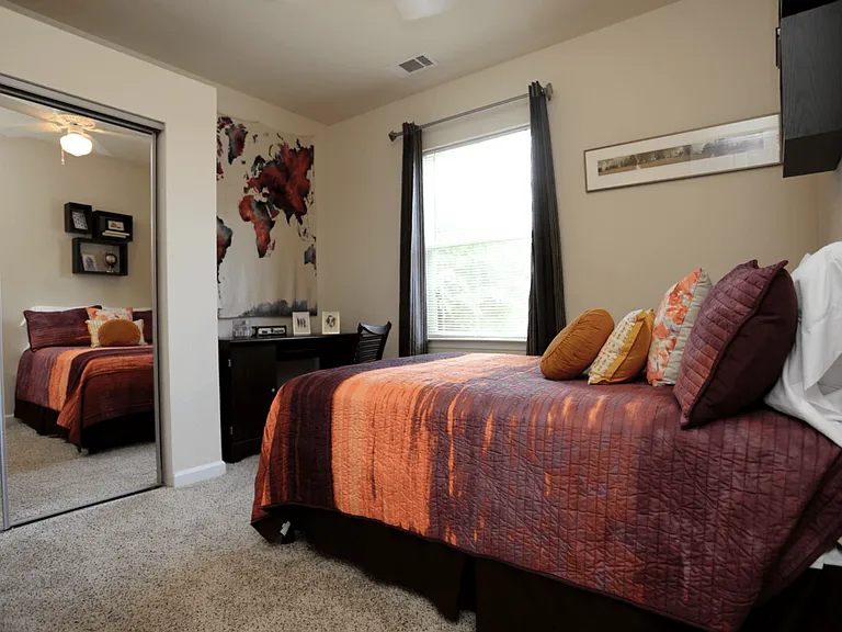 1190 Meridian Cir — Photo 12