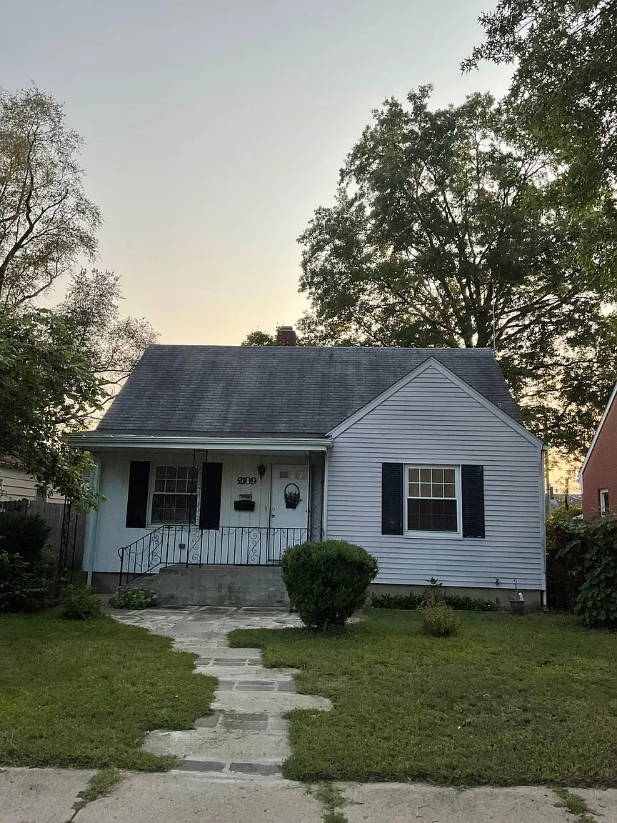 2109 Parkview Pl photo 1