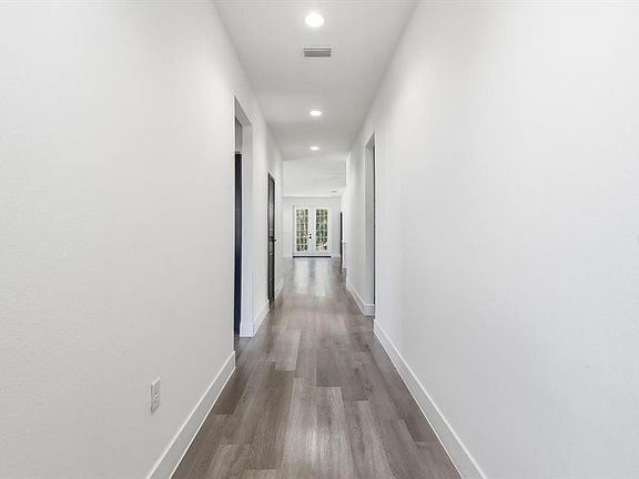 3rd image of 3926 SW 133rd Loop