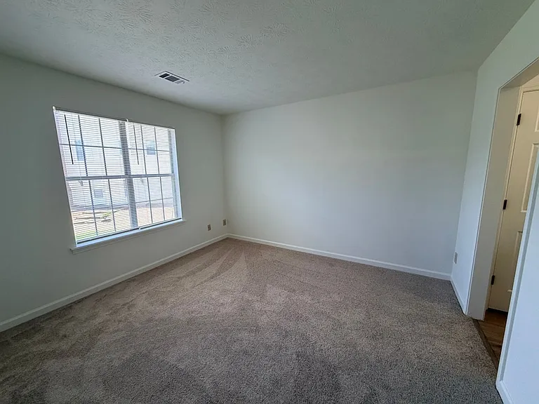 5556 Clover Rise Ln — Photo 8