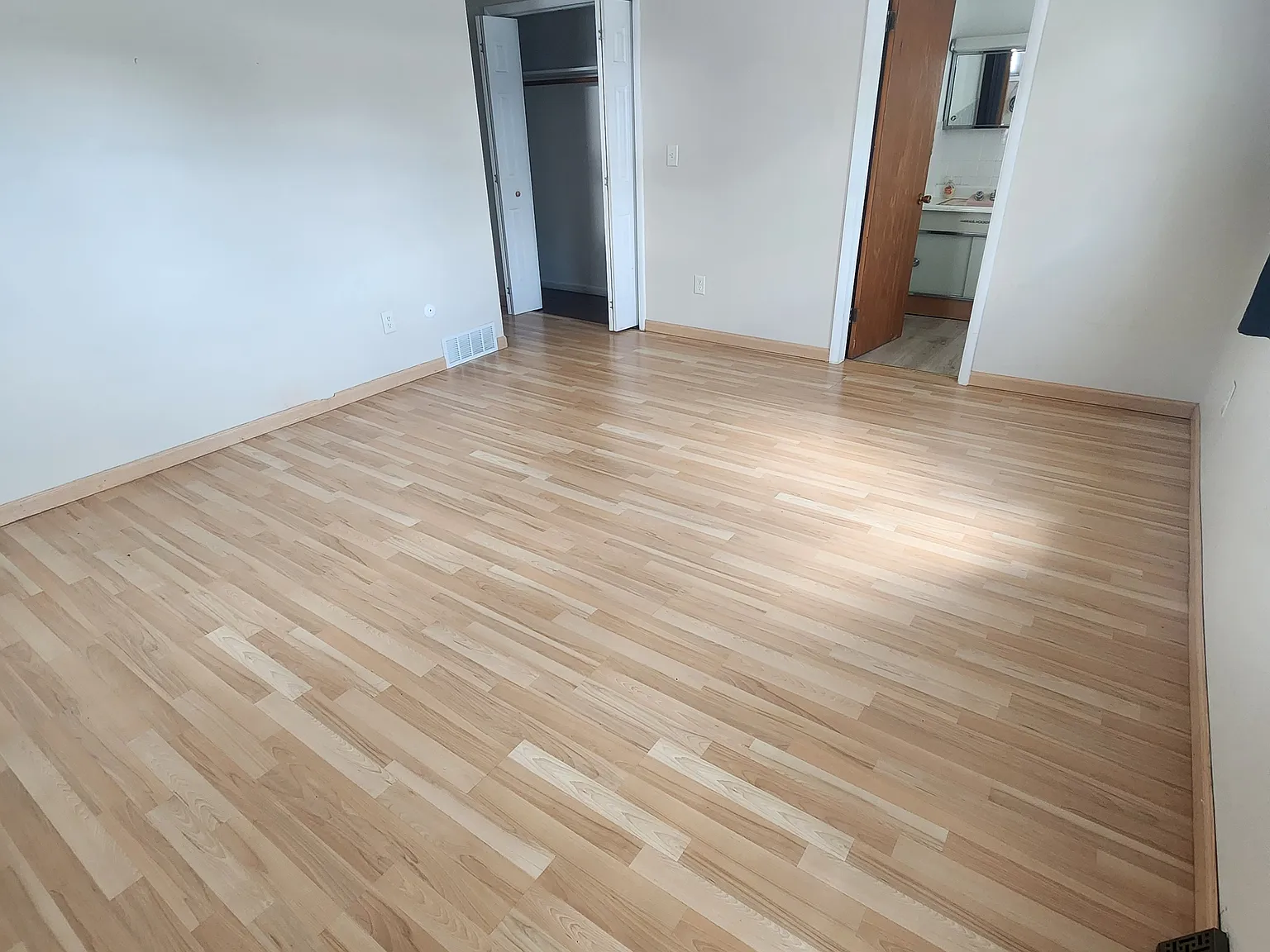 2 bed, 1.5 bath, $1,200 — Photo 2
