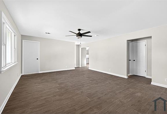 3rd image of 4406 W Argyle Dr