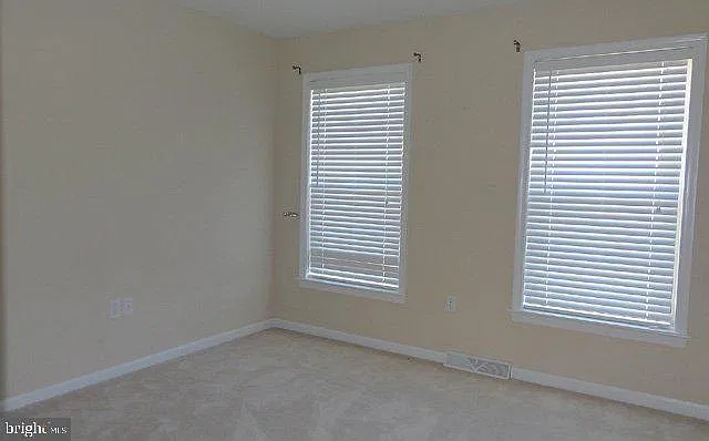 3 bed, 2002 sqft, $2,000 — Photo 3