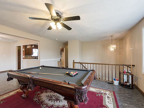 5th image of 37 Brownstone Dr