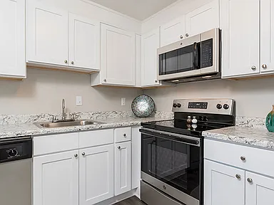 The Evergeen: BD | 1 BA | 675 SQFT