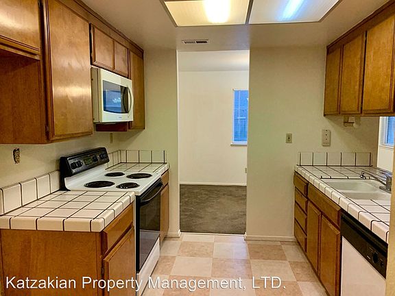 3rd image of 2619 Waudman Ave
