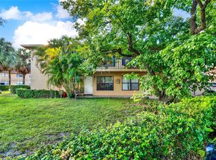 2610 W 67th Pl APT 22-14, Hialeah, FL 33016