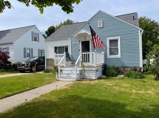 1013 Waverly Ave, Grand Haven, MI 49417