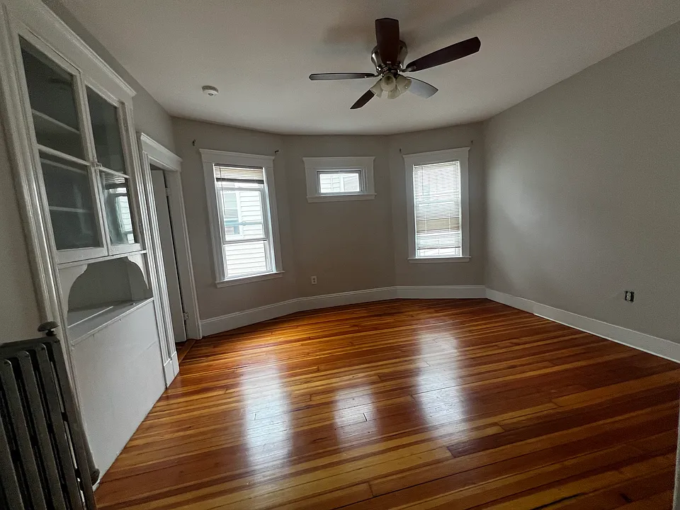 39 Dunlap St #3