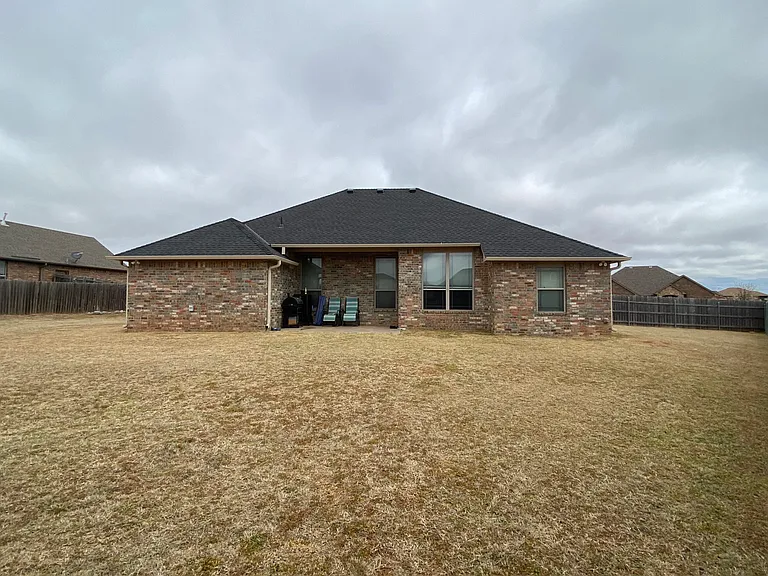 1401 Limestone Way — Photo 32