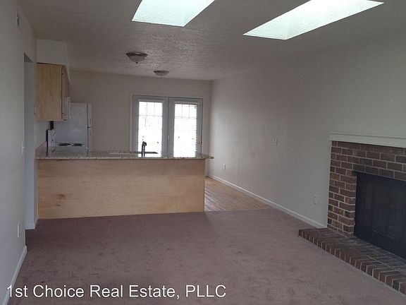 4th image of 724 Peachtree Pl