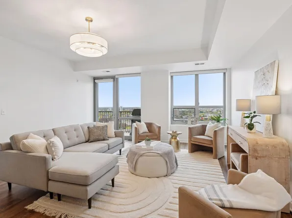 929 Portland Ave APT 2107, Minneapolis, MN 55404