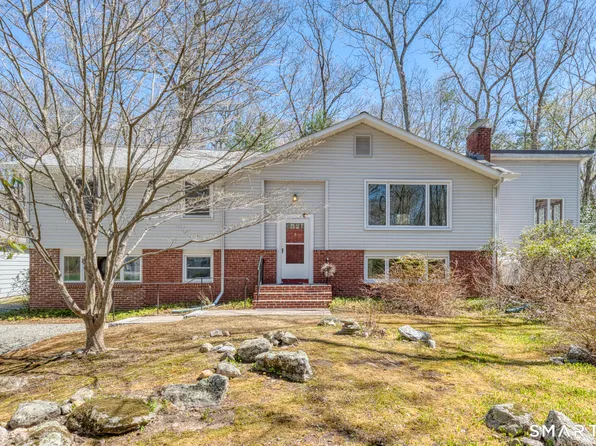 6 Costello Circle, Mansfield, CT 06268