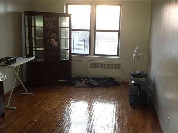 4th image of 11405 170th St APT 4F