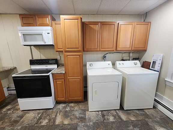 3rd image of 3876 Lincoln St #3878