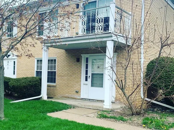 3333 Moores River Dr APT 806, Lansing, MI 48911