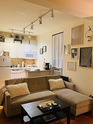 3rd image of 231 E 50th St #9