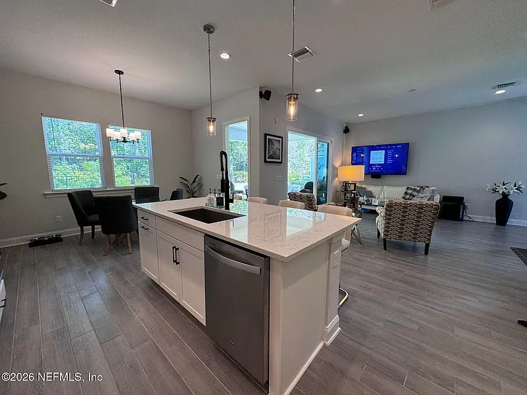 128 Zephyr Dr — Photo 16