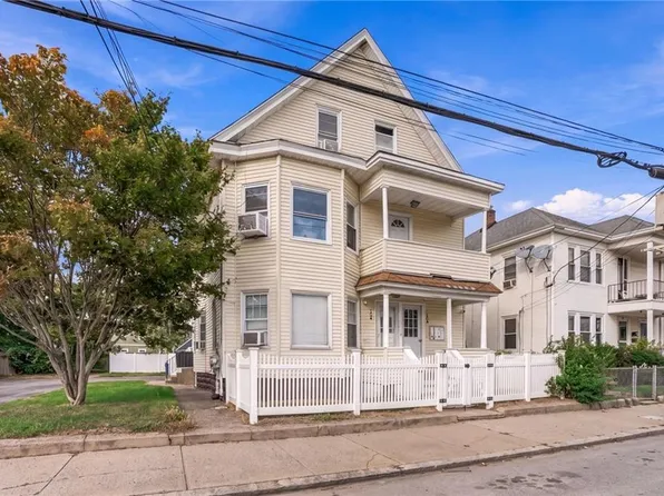 126 Coyle Ave, Pawtucket, RI 02861