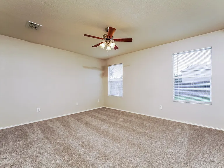 1209 Lambert Dr — Photo 9