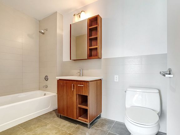 4th image of 12-26 30th Ave #5B