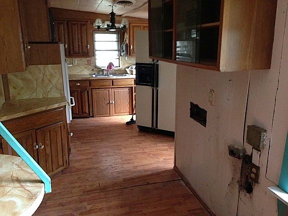 5th image of 1306 Lorraine Ln