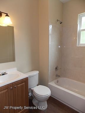 3rd image of 2755 Banks St #B