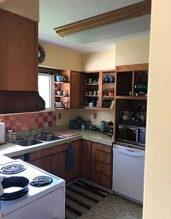 3rd image of 2521 W Babcock St