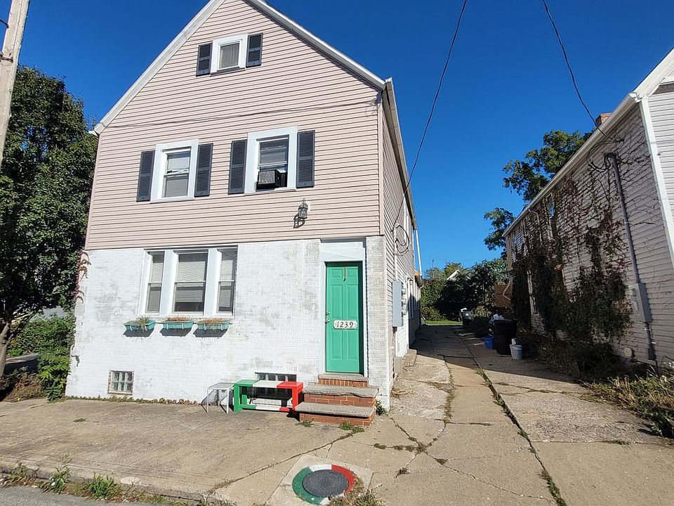 1st image of 1239 W 67th St #1
