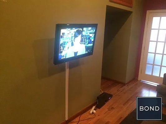 Rented by Bond New York | media 2