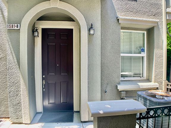 3rd image of 1581 Shore Pl Unit 8