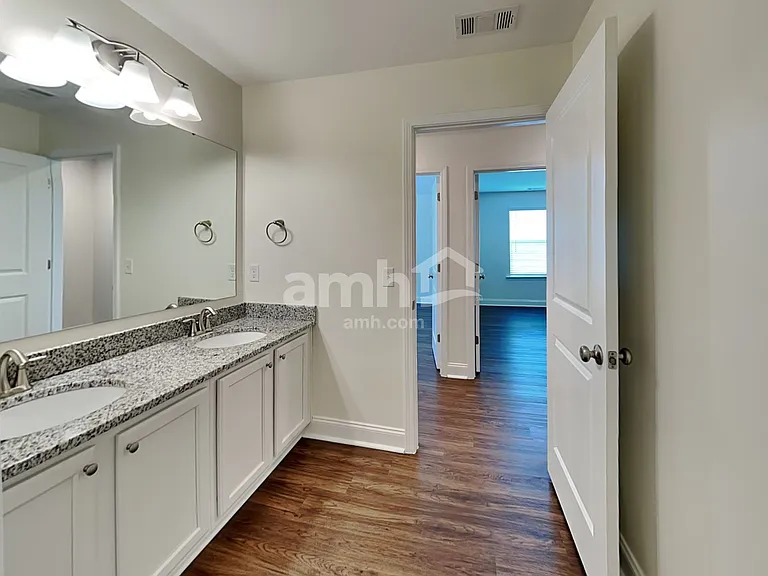 210 Parkside Blvd — Photo 16