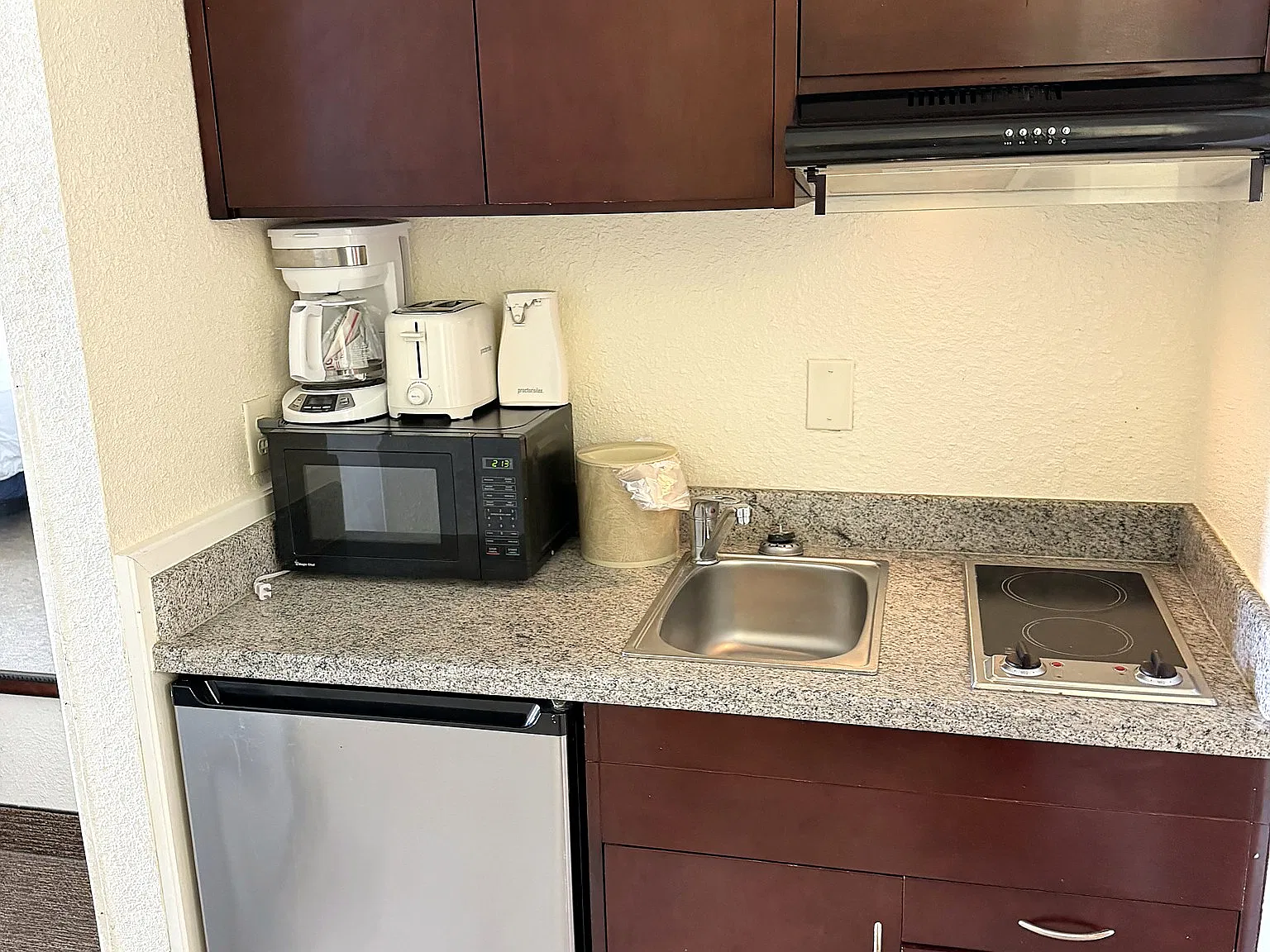 Studio, 350 sqft, $1,475 — Photo 3