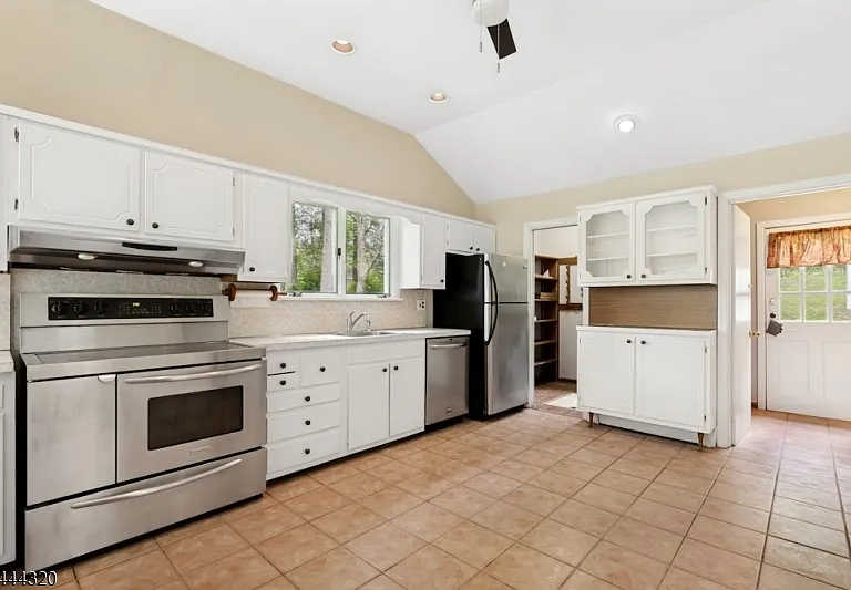 62 Gaston Rd — Photo 16