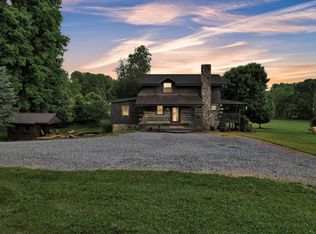 15372 Jockey Bnd, Glade Spring, VA 24340