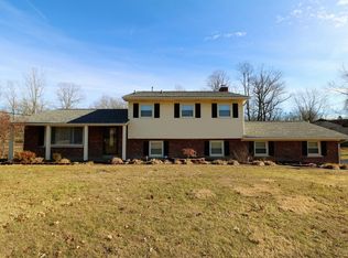 101 Ravenwood Rd, Versailles, KY 40383