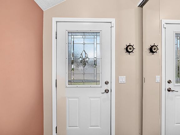 2nd image of 371 Kirkpatrick Cres NW