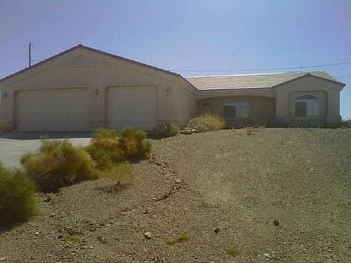 2nd image of 3012 Caravan Dr