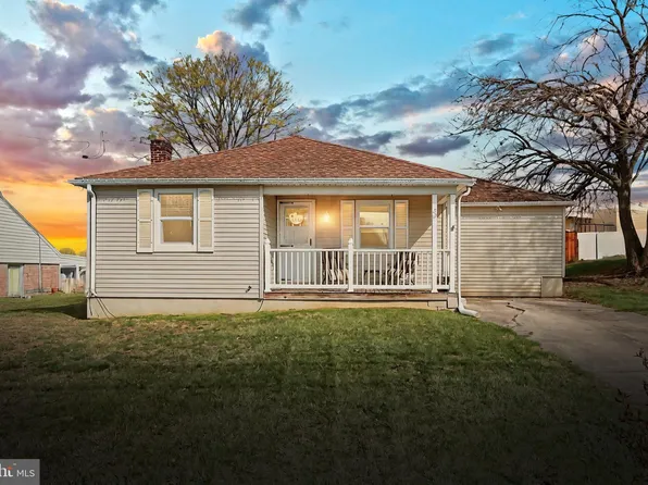 53 2nd St, Windsor, PA 17366