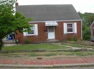 2701 Glenny Ln, West Mifflin, PA 15122