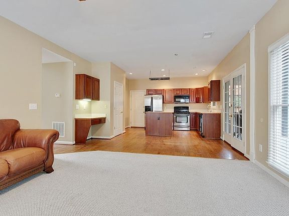 5th image of 3332 Pomarine Ln