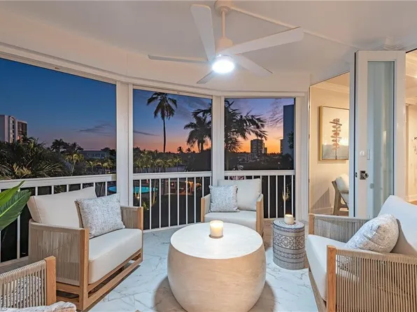 400 Park Shore DR #304, NAPLES, FL 34103